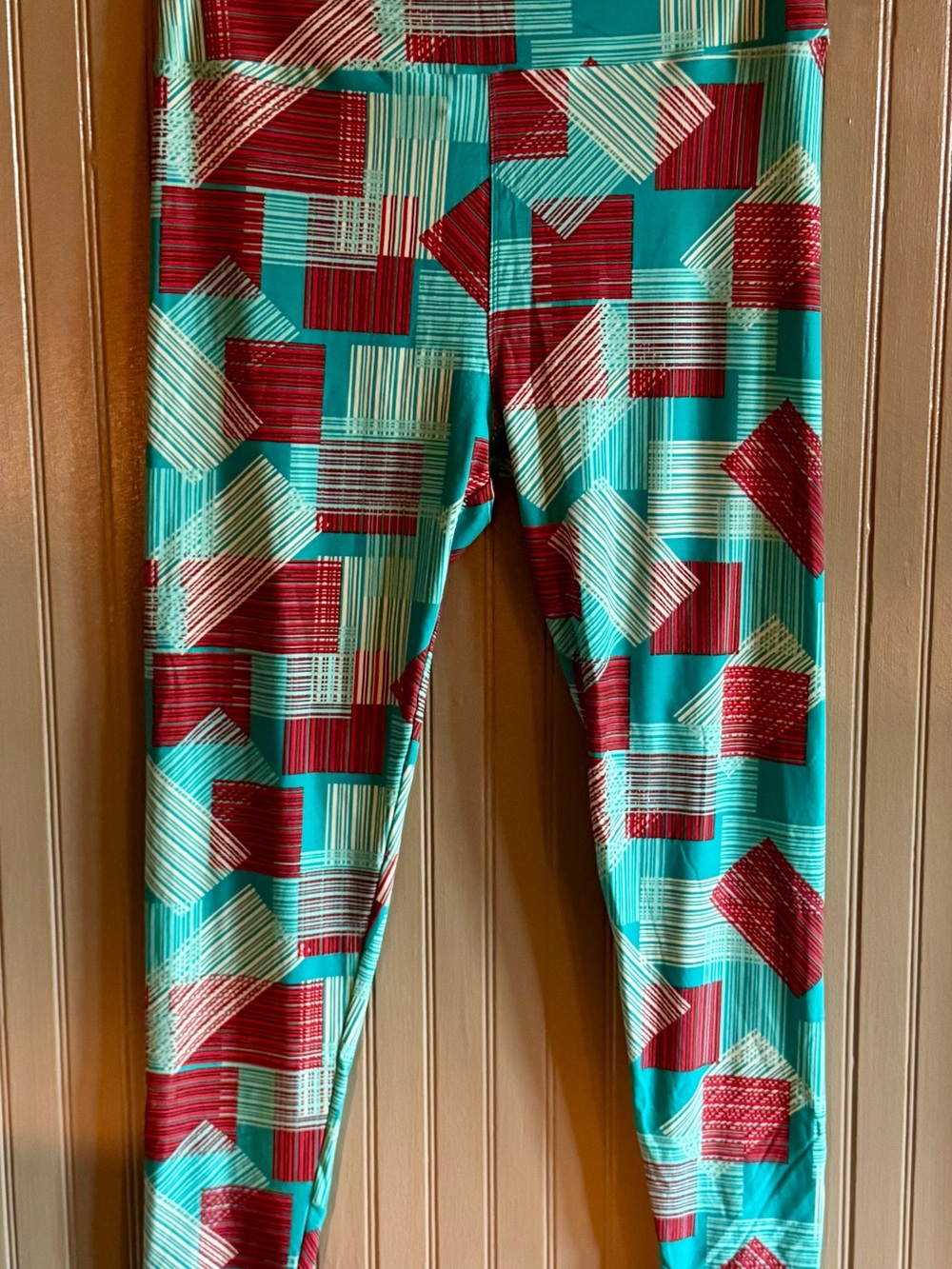 LuLaRoe Red and Teal Geometric Leggings Tall & Curvy